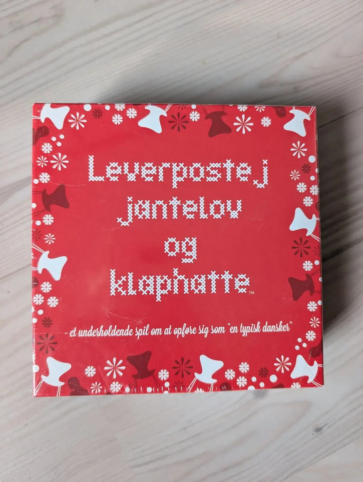 Leverpostej, jantelov og klaphatte – selskabsspil, stadig i plast