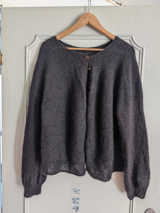 Novice Cardigan Mohair fra Petite Knit